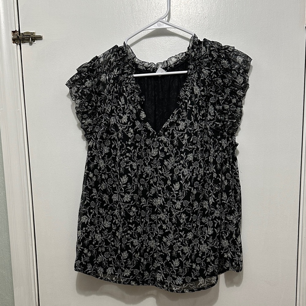 Old Navy Black and Gray Floral Blouse